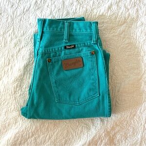 SOLD (DP) VINTAGE Woman’s cut Turquoise blue Wranglwr jeans